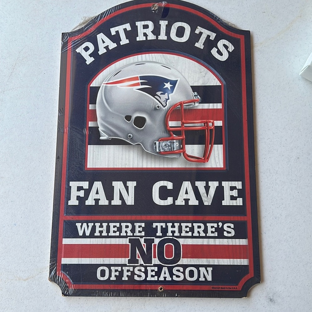Patriots Wooden NFL team plaque